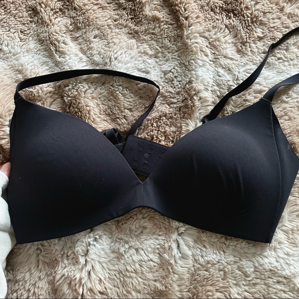 Lululemon Black TAKE SHAPE BRA 32B
***